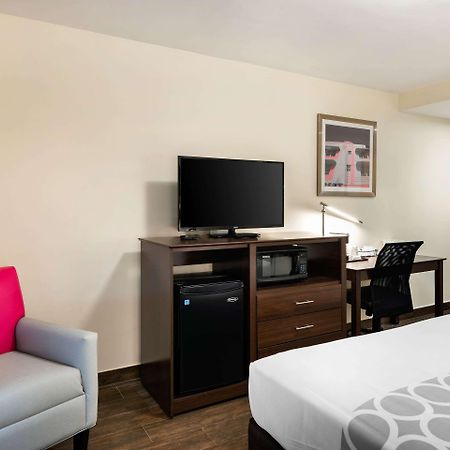 Downtown Hollywood Gardens Inn & Suites Eksteriør bilde
