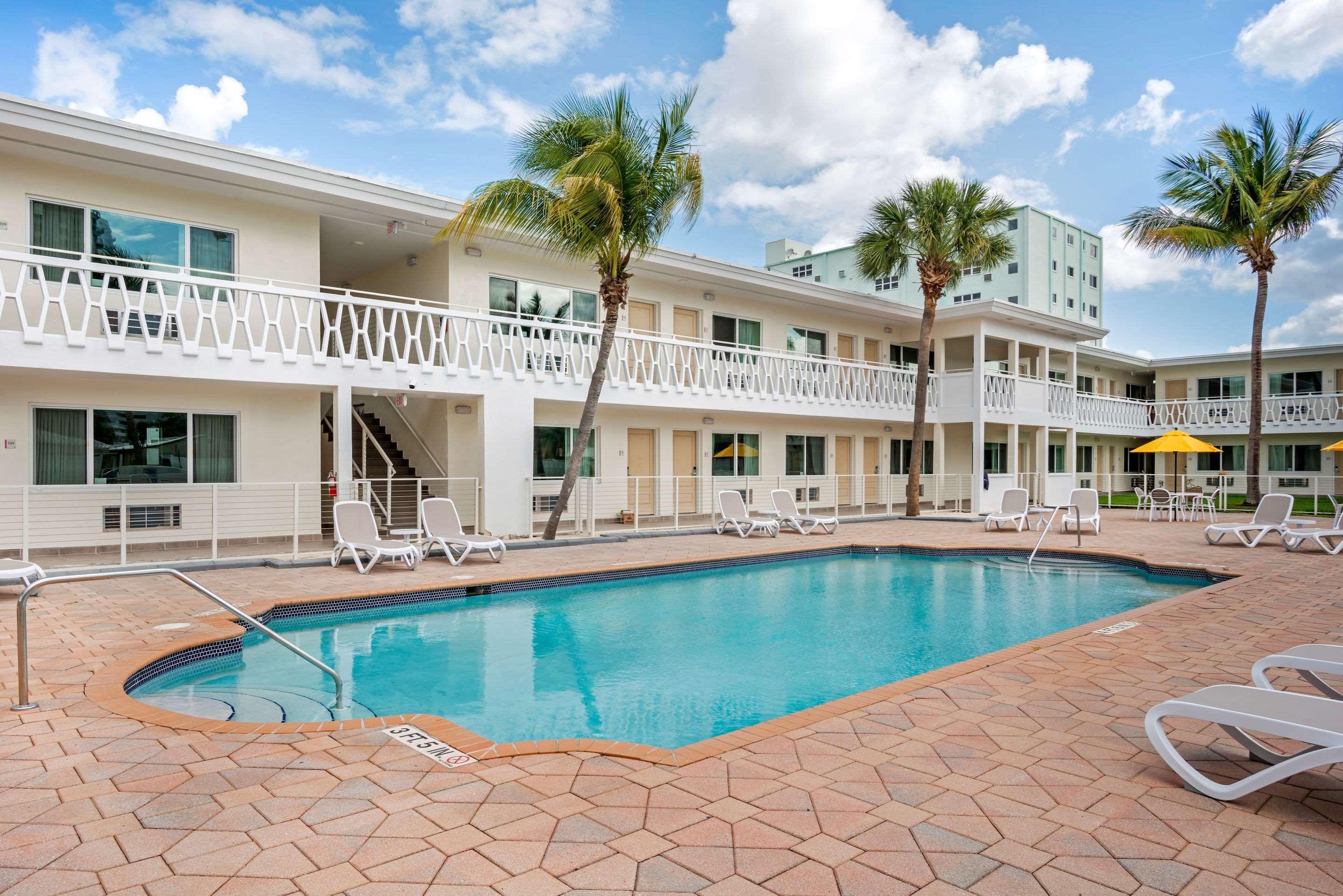 Downtown Hollywood Gardens Inn & Suites Eksteriør bilde