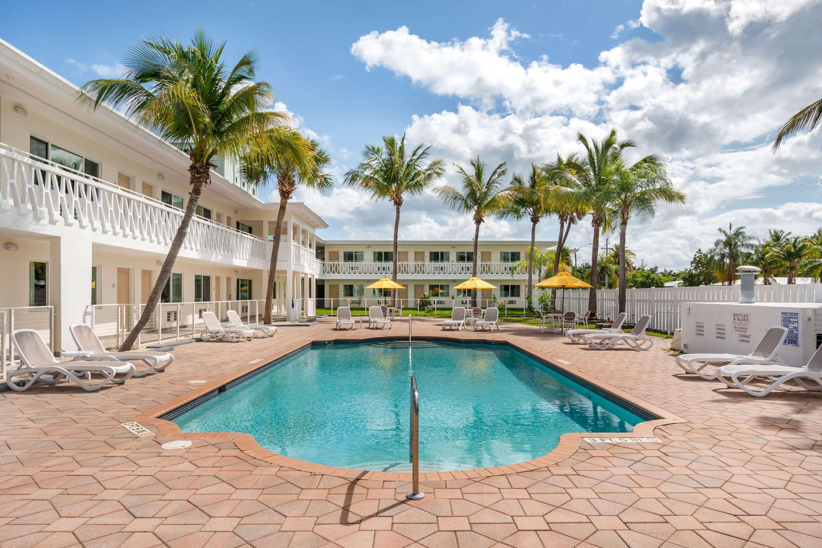 Downtown Hollywood Gardens Inn & Suites Eksteriør bilde